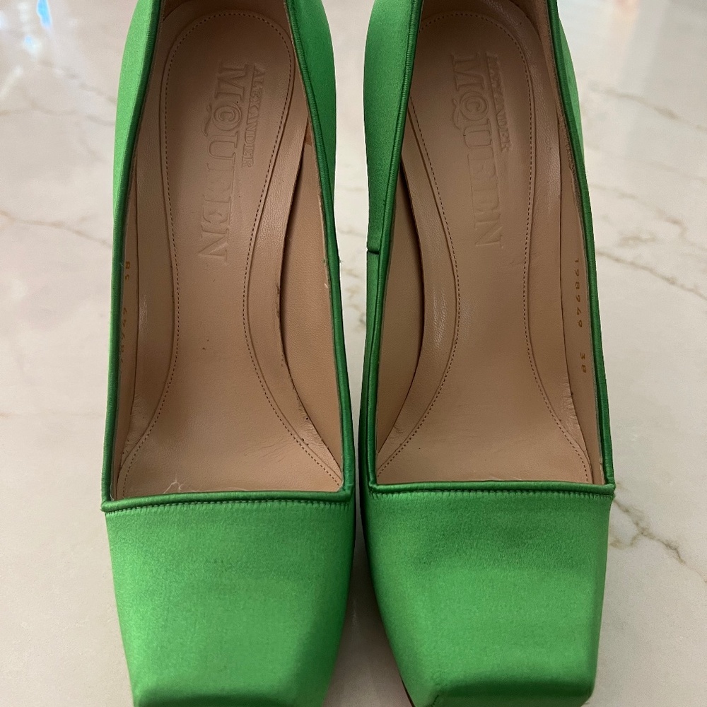 Alexander McQueen pumps